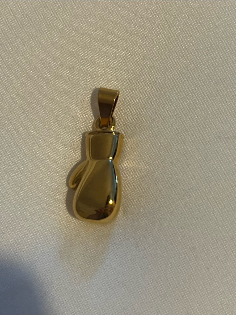 Eye Candy Los Angeles Gold Tone Boxing Glove Pendant NWOT